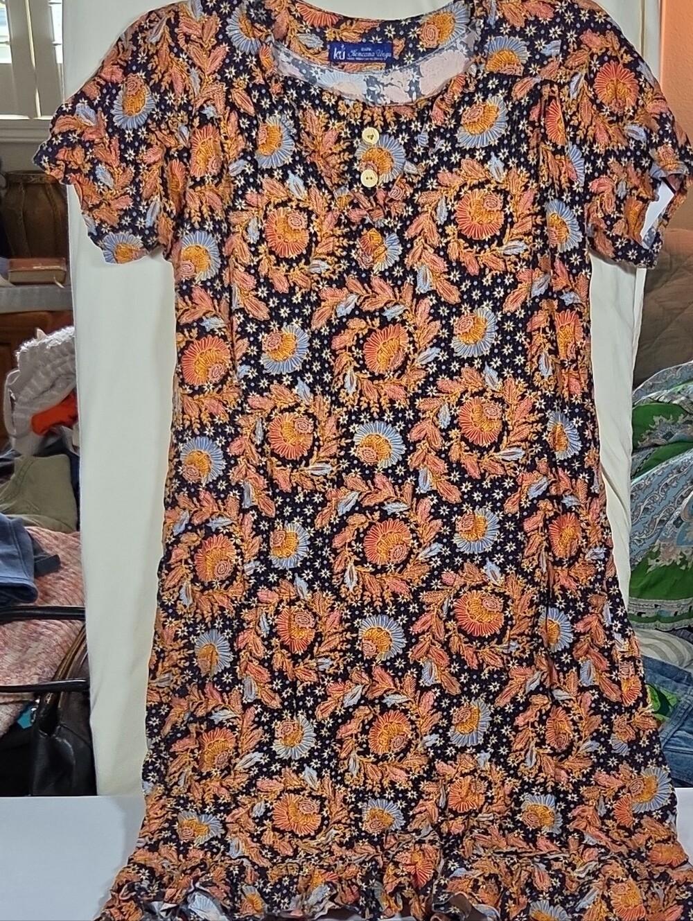 Batik Mencana Ungu Women's Floral Shift Dress Short Sleeve Scoop Button Ruffle M - Picture 2 of 6